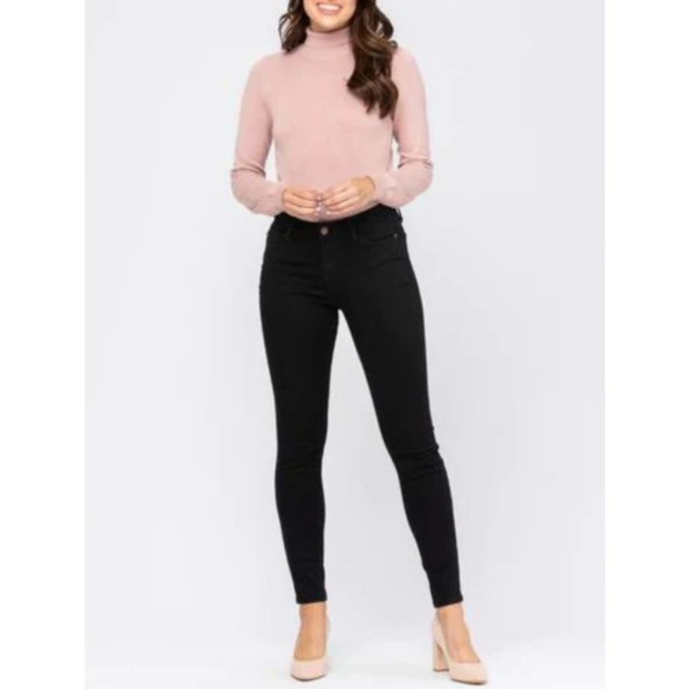 NWOT Judy Blue Mid Rise 8391 Black Skinny Jeans